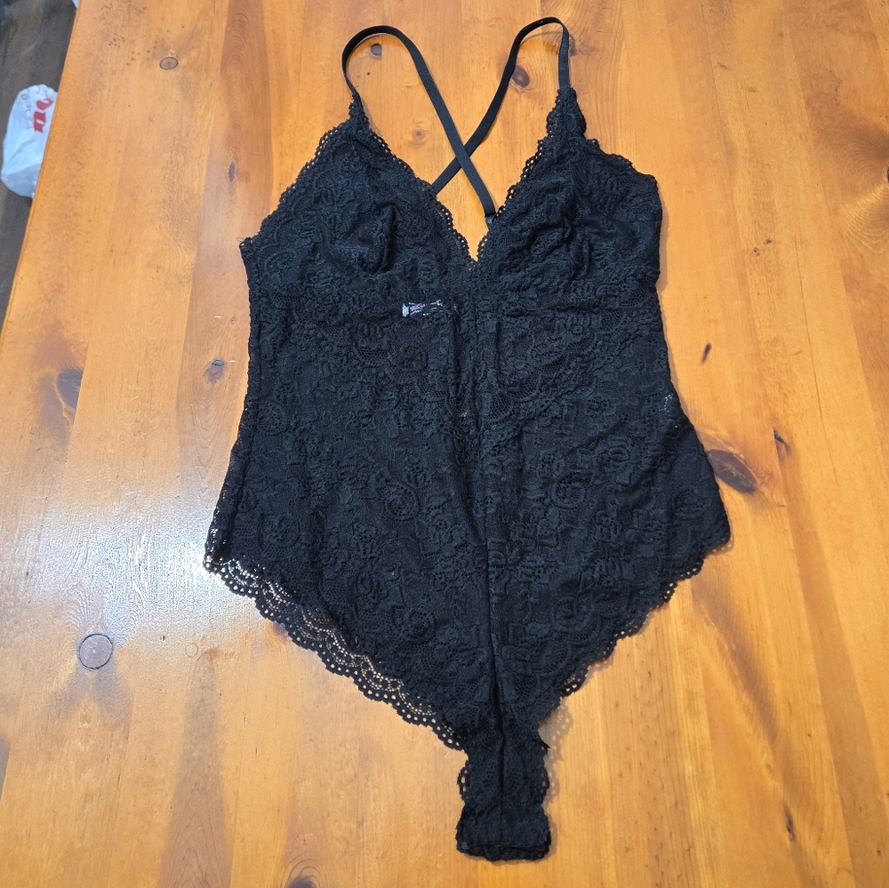 Women’s Avid Love Black Lace Deep V Neck Bodysuit Size Large